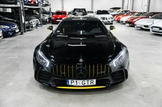 Mercedes AMG GT  4  