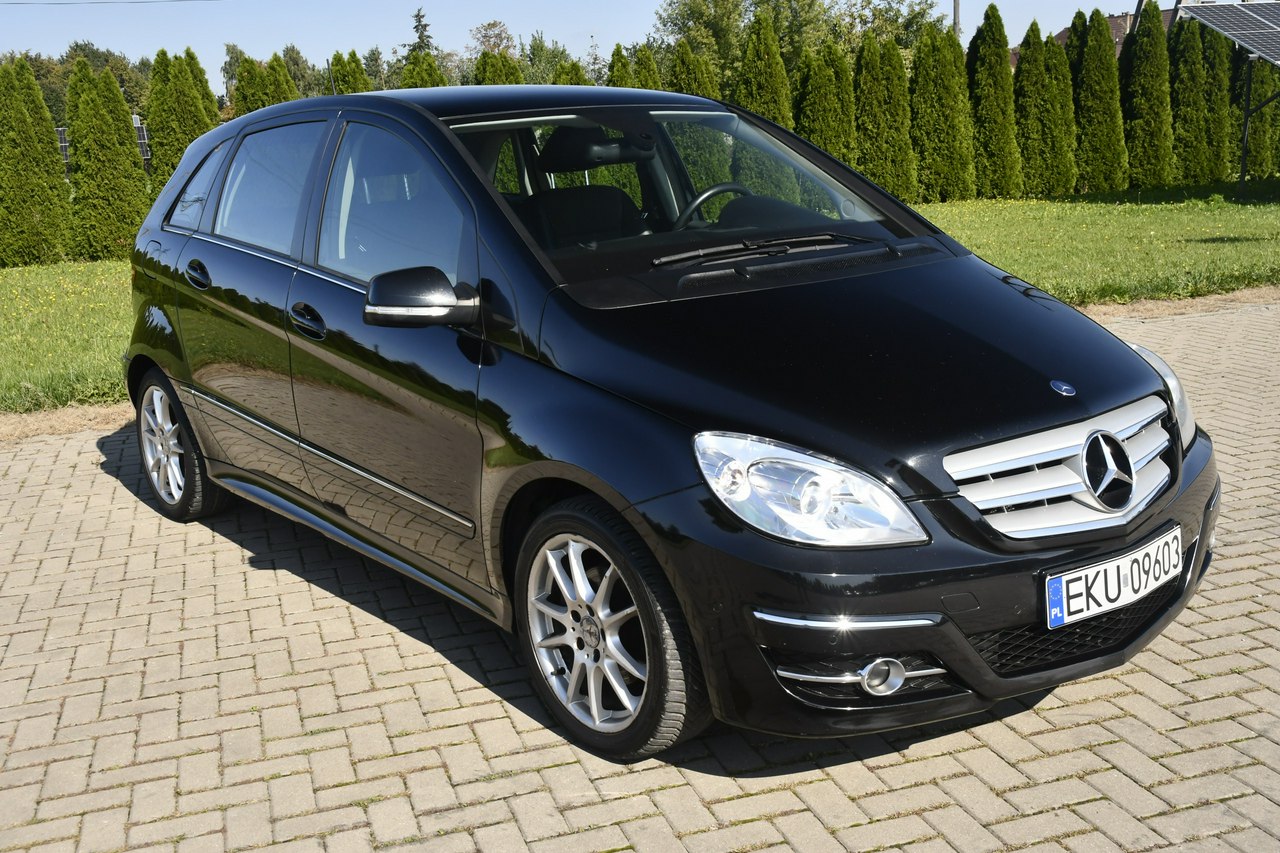 Mercedes B 180